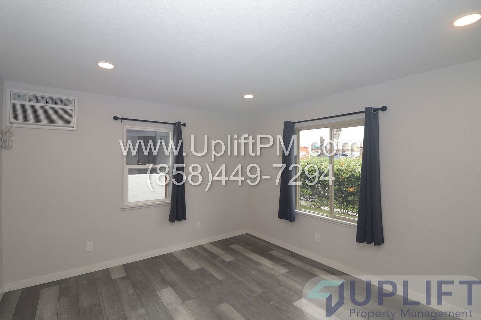 4165 Wightman Street interior