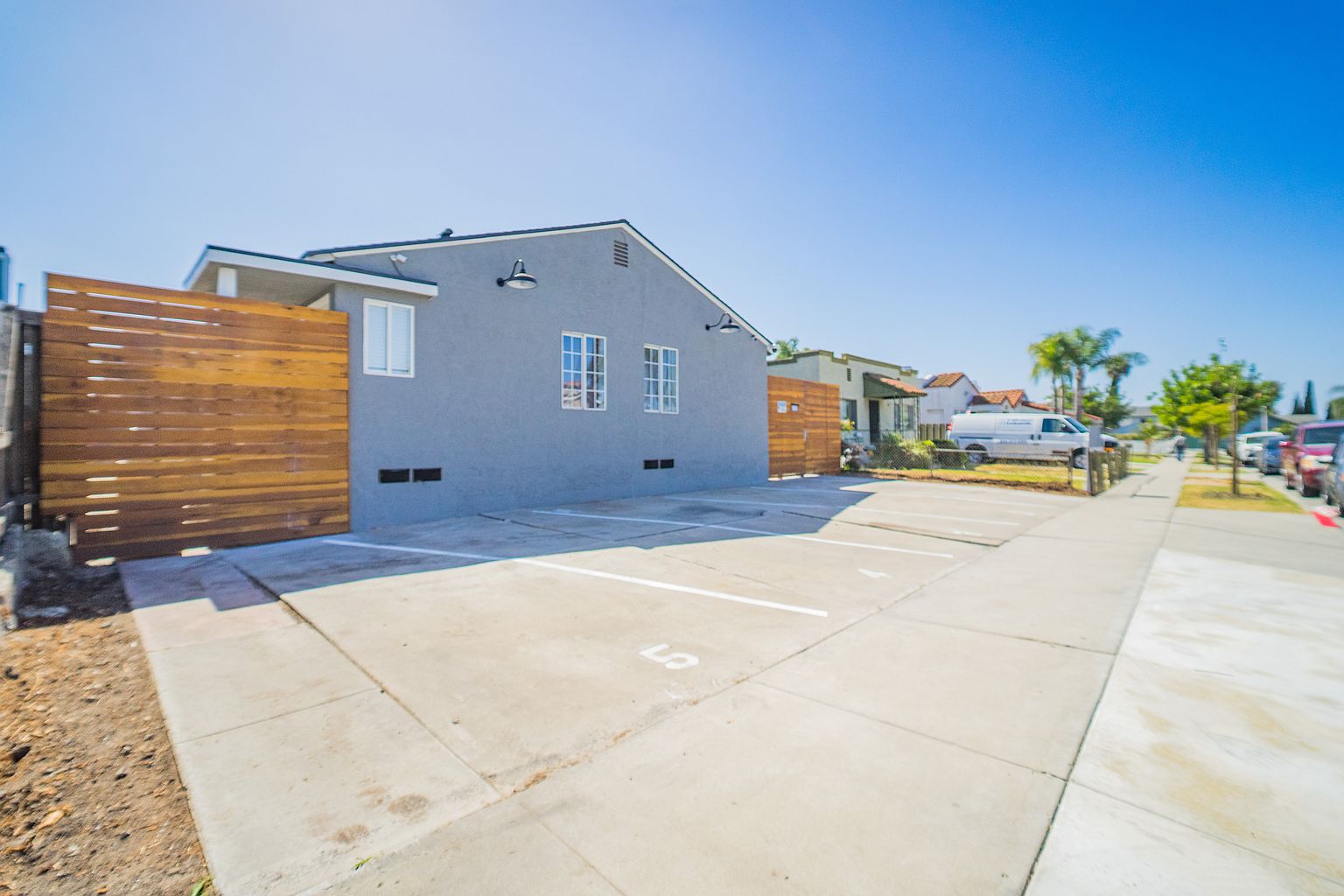 4235 Swift Ave living area