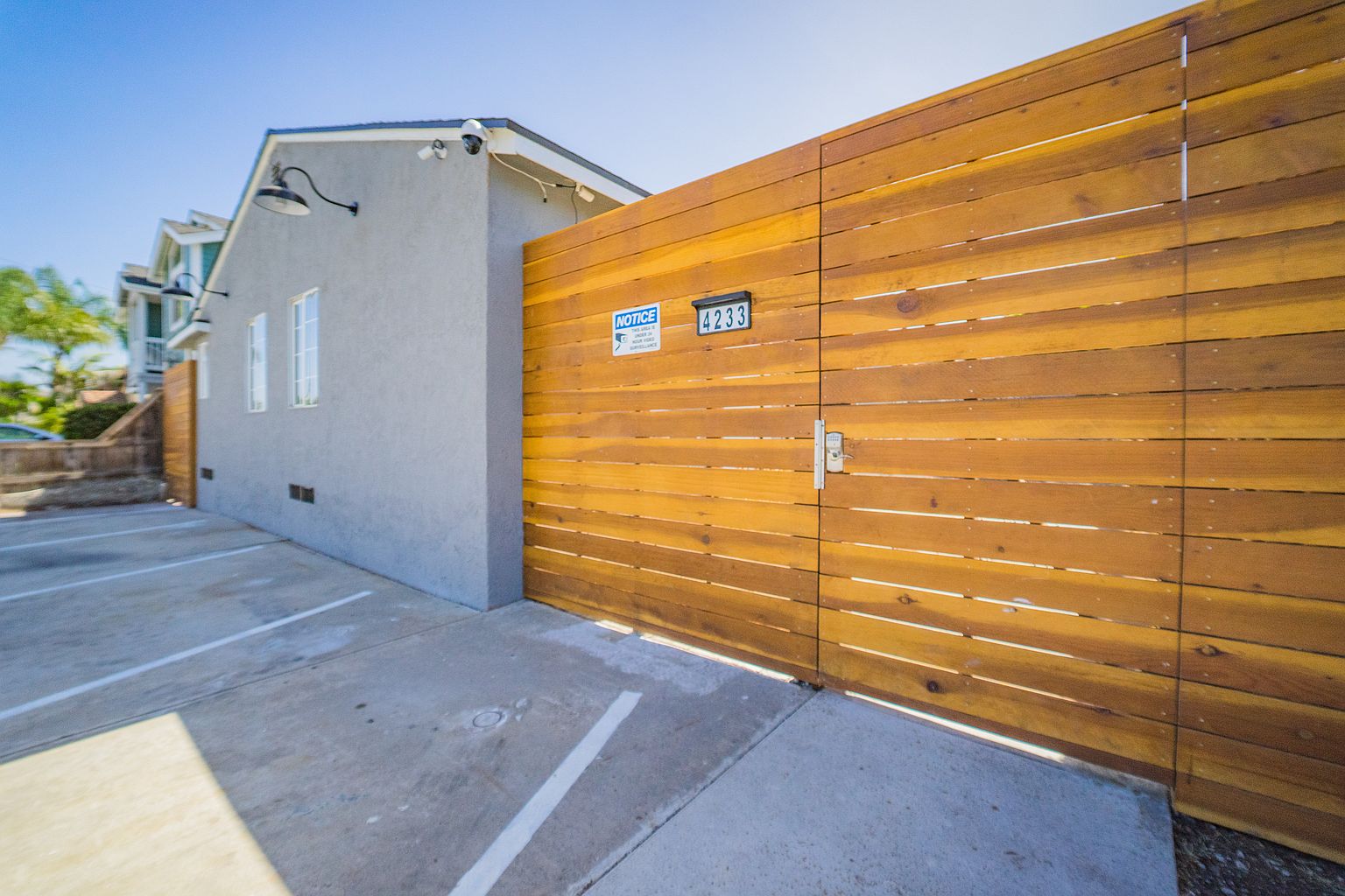 4239 Swift Ave details