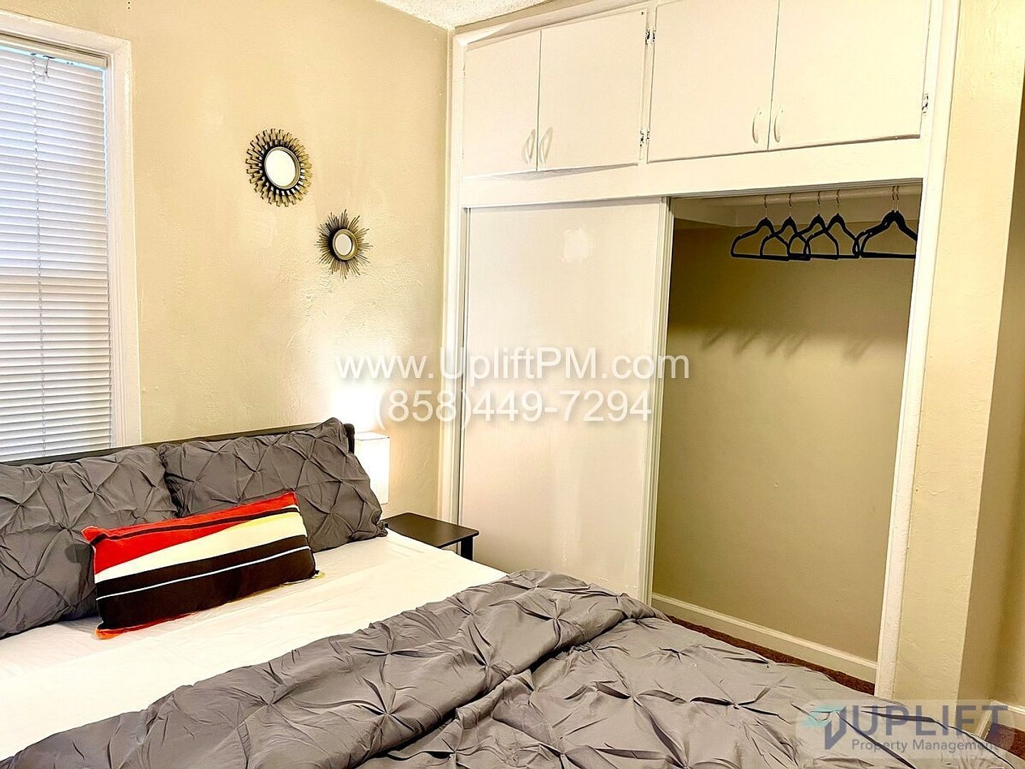 4829 Castle Avenue interior